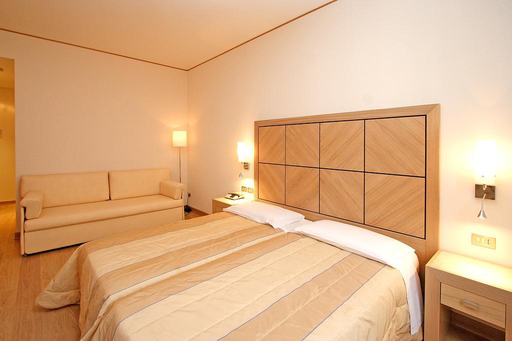 Roma Hotel 3*